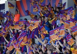 La grada de El Alcoraz con un nutrido grupo de seguidores del Barcelona