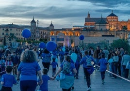 Córdoba se vuelca de nuevo con la Carrera Nocturna por el Autismo #SomosAzul