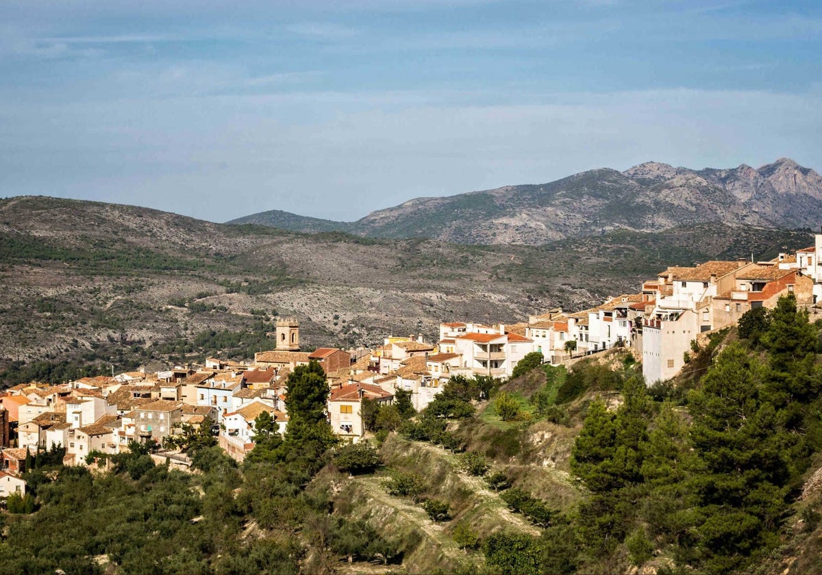 Imagen panorámica del pueblo alicantino de Agres