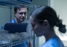 Tristán Ulloa habla por primera vez del secreto que esconde el rodaje de 'La viuda negra', la película que arrasa en Netflix: «Se improvisó bastante»