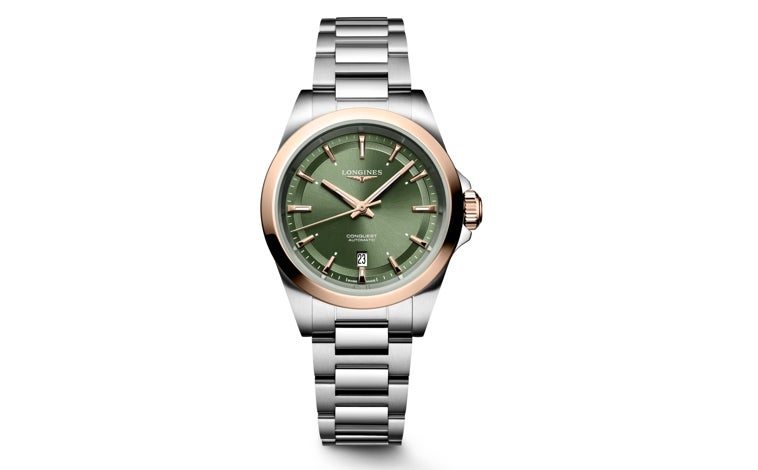 Imagen principal - Esferas de color: Conquest de Longines (2.850€), King Seiko VANAC (3.700€) y Club Sport neomatik mundial Dune de Nomos Glashütte (3.940€)