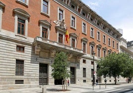 Hacienda manda un aviso: si estás en su lista negra te cerrarán la cuenta bancaria