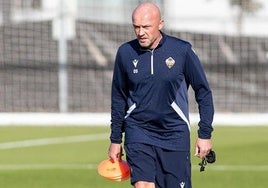 El fin de semana deja a tres entrenadores en el paro en Segunda División