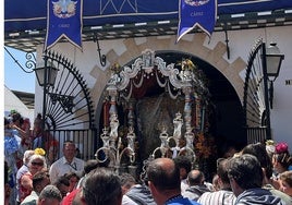 La Hermandad del Rocío de Cádiz llega a la aldea entre vítores y emoción